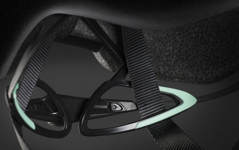 爆款再进化 MET推出全新Manta气动头盔 爆款再进化 MET推出全新Manta气动头盔