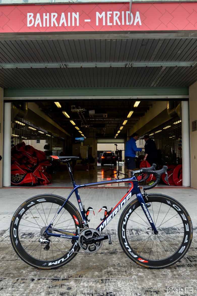 ������,����