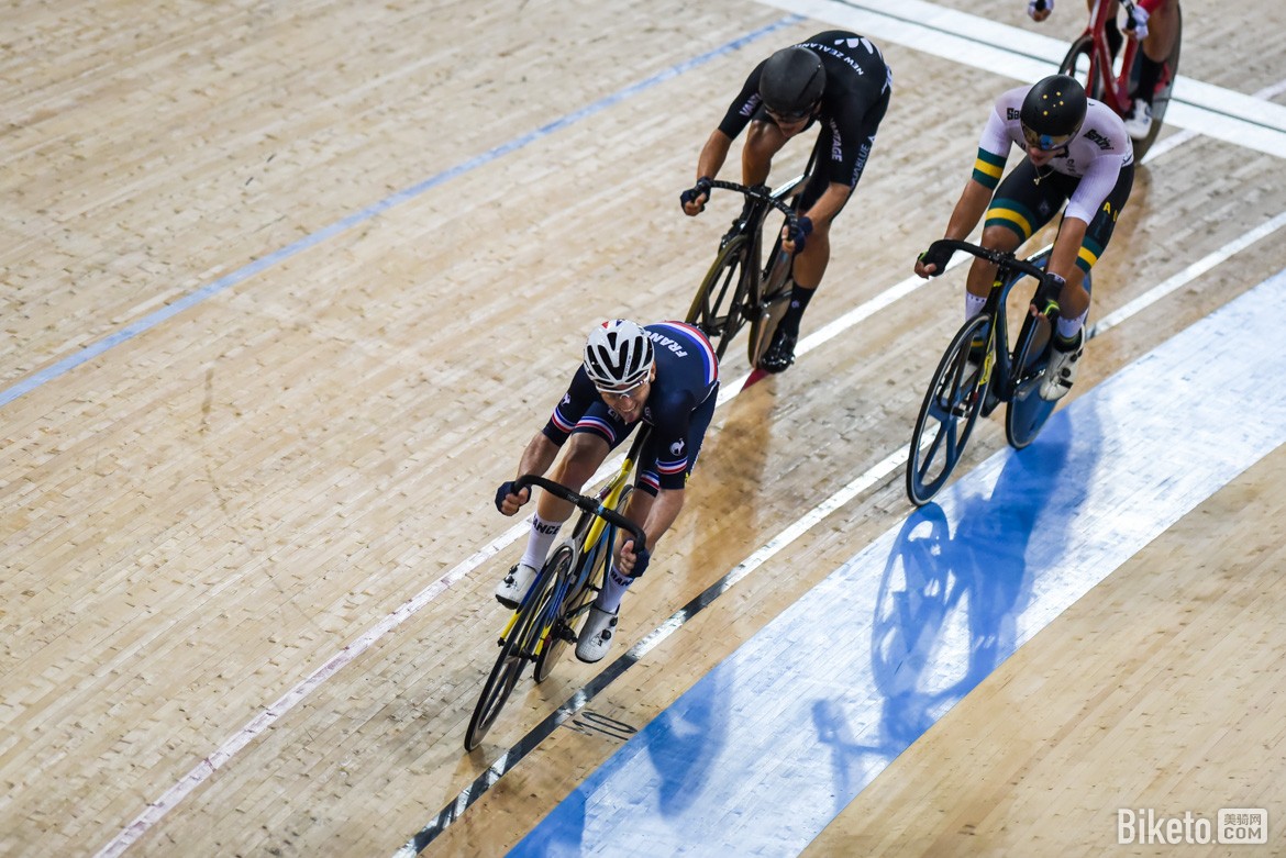 ��۳���������