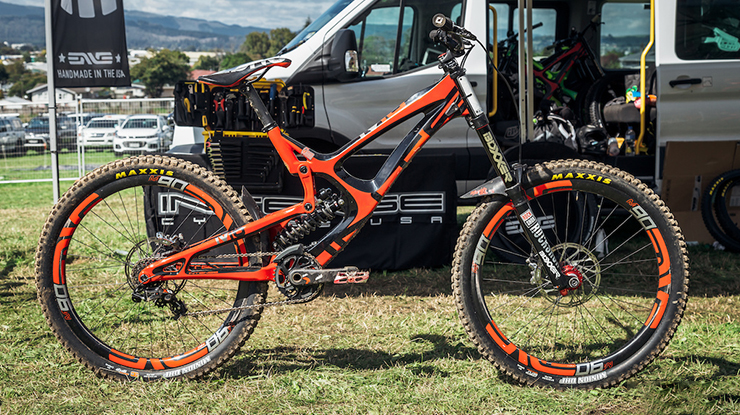 ͬ������ʹ��Ϊ����Ӯ��Intense M16cս���Ա�