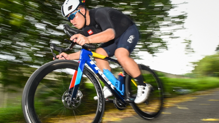 �⳵һ������ ȫ��TREK�ڰ˴�MADONE SLR9 AXS����