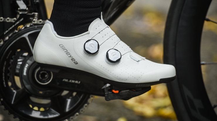 �����Լ۱�֮ѡ ����P601S���ṫ·��̤+����Ь��װ����