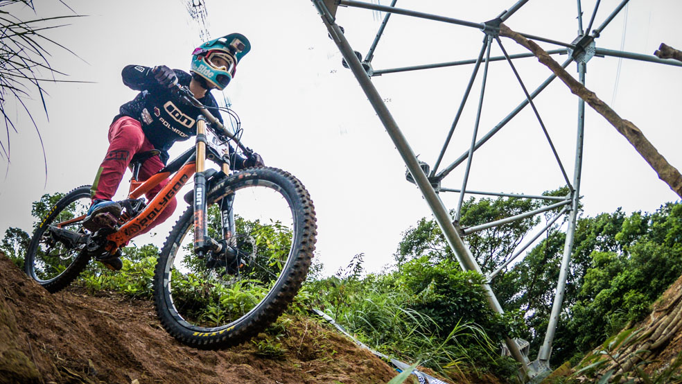 ��Ծ��ѹ��������RST��-���ڼ��ٵ��ٽ���