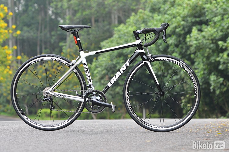  GIANT OCR 5700