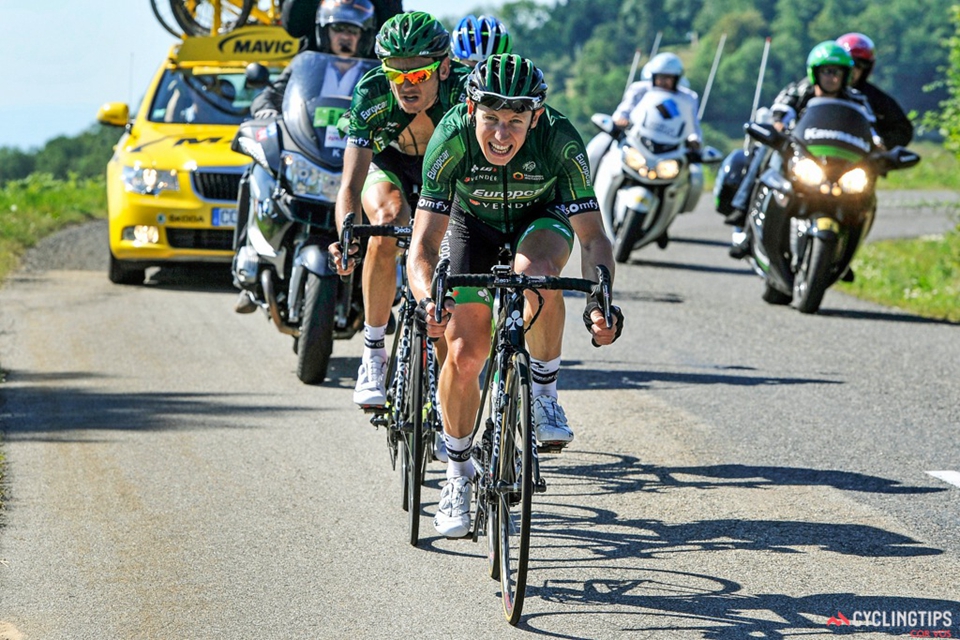 Simon Clarke had escaped from his remaining breakaway companions on the final category 4 climb. At the bottom of the climb Perrig Qumeneur and Cyril Gautier (Europcar) caught Clarke and worked together.